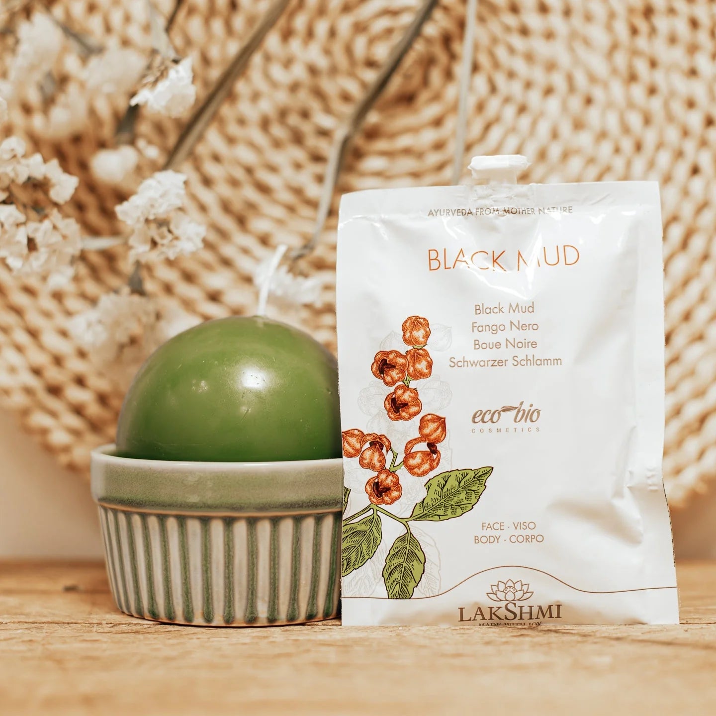 Boue noire visage et corps